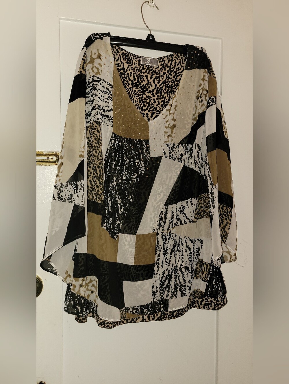 JM Collection Black, White & Tan Mixed Print Flutter Top